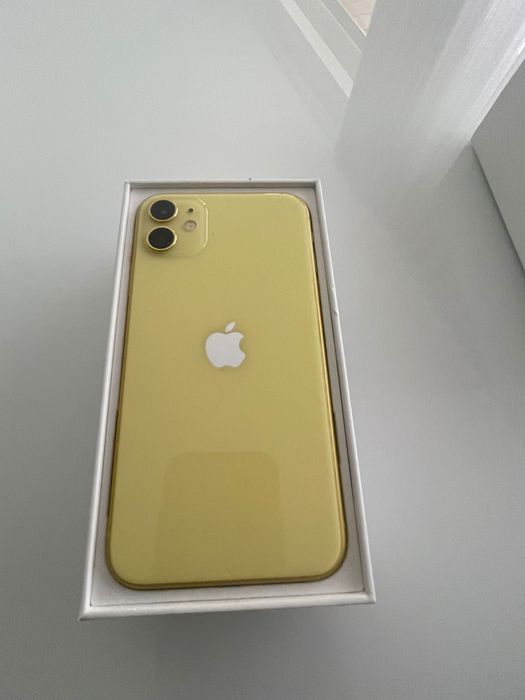 iPhone 11 amarelo