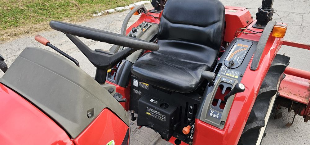 Mitsubishi MT 200 Трактор Мінітрактор