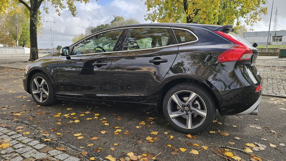 Volvo V40 D4 R-Design