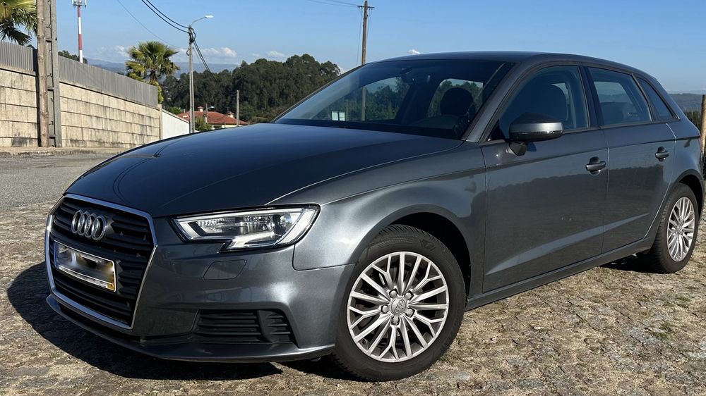 Audi A3 Sportback 1.6 TDI – Nacional – CarPlay – Travões Novos