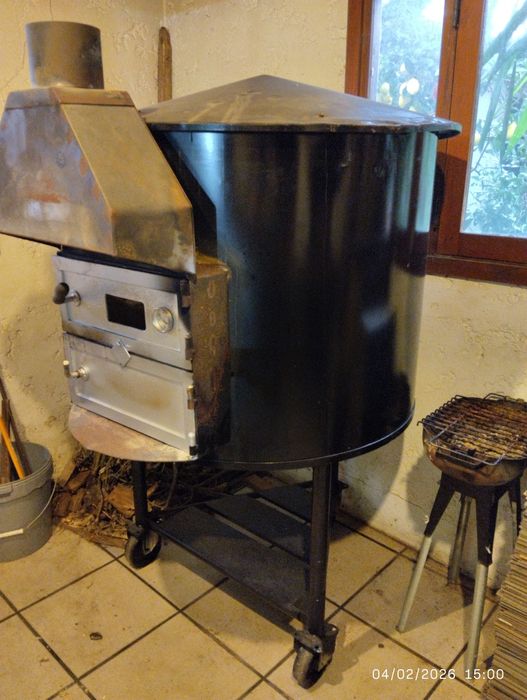 Forno a lenha com rodas