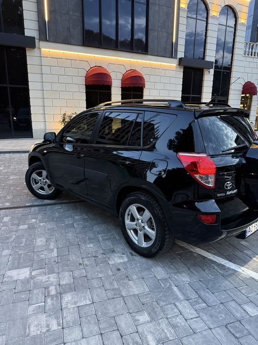 Продам Toyota Rav4