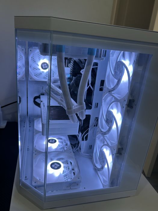 PC Gaming Ryzen 7 5800X | RTX 5060 AERO White | 1TB SSD