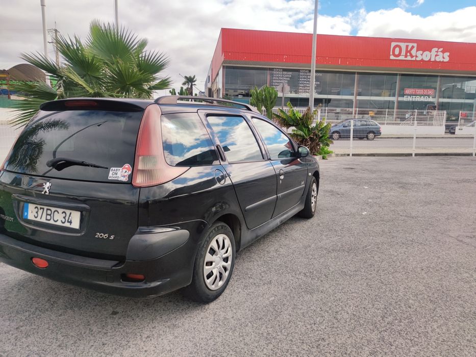 Carrinha familiar diesel 4L aos 100