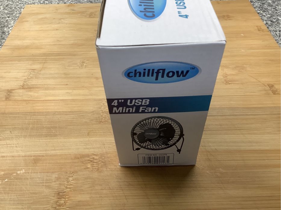 Ventoinha portátil com carregamento USB marca ChillFlow Nova