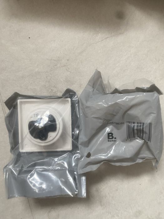 Płytka do gniazda zasilającego   Z uziemieniem x 10 Berker