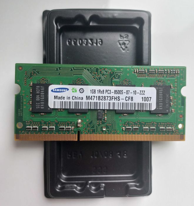 Оперативная память Samsung 1 GB SO-DIMM DDR3 (M471B2873FHS-CF8)