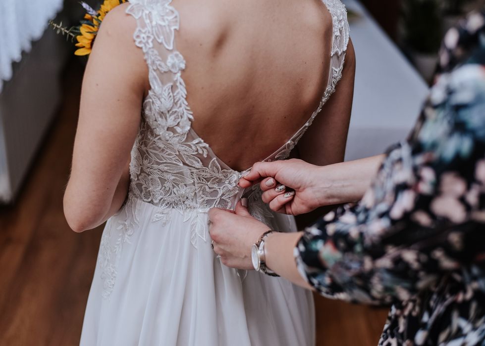 Suknia ślubna z trenem