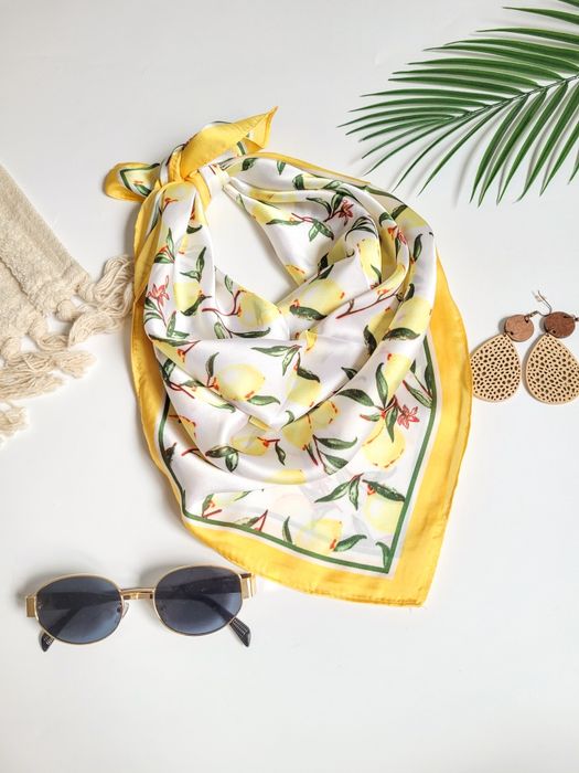 Apaszka chusta satynowa w cytryny lemon print wiosenna lekka