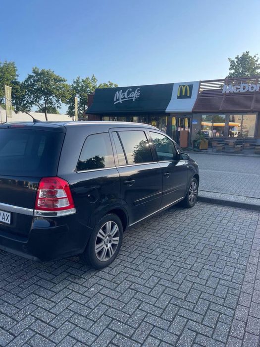 Отдам под выкуп Опель Zafira