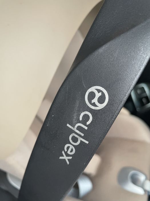 Fotelik cybex cloud T z bazą