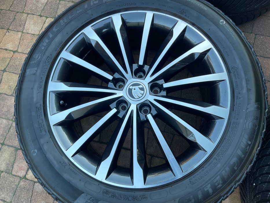 3994. Koła zimowe Skoda Kodiaq oryginalne 5x112 235/55/18 2023r 8mm
