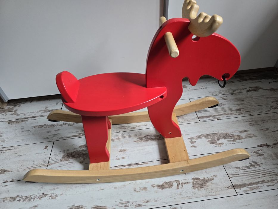 Ikea renifer na biegunach koń
