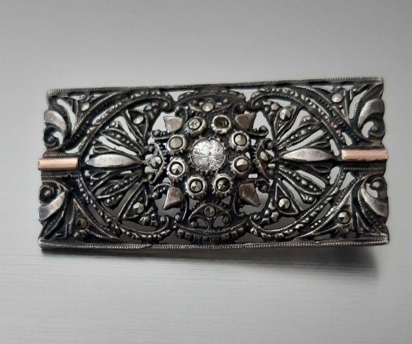 Pregadeira Antiga - Prata, Ouro e Brilhantes