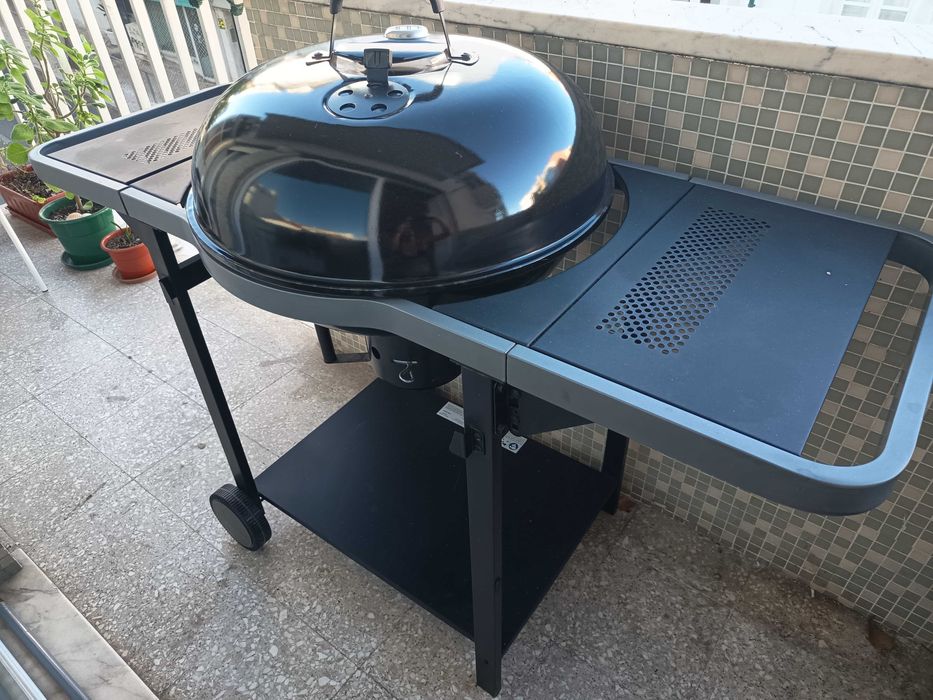 Barbecue Churrasqueira Gardenstar Rodas e Tampa