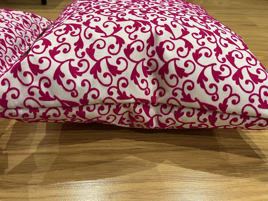 Almofadas de decoração (duas)