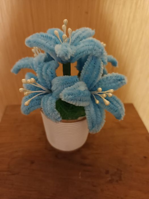 Цветы в горшочке