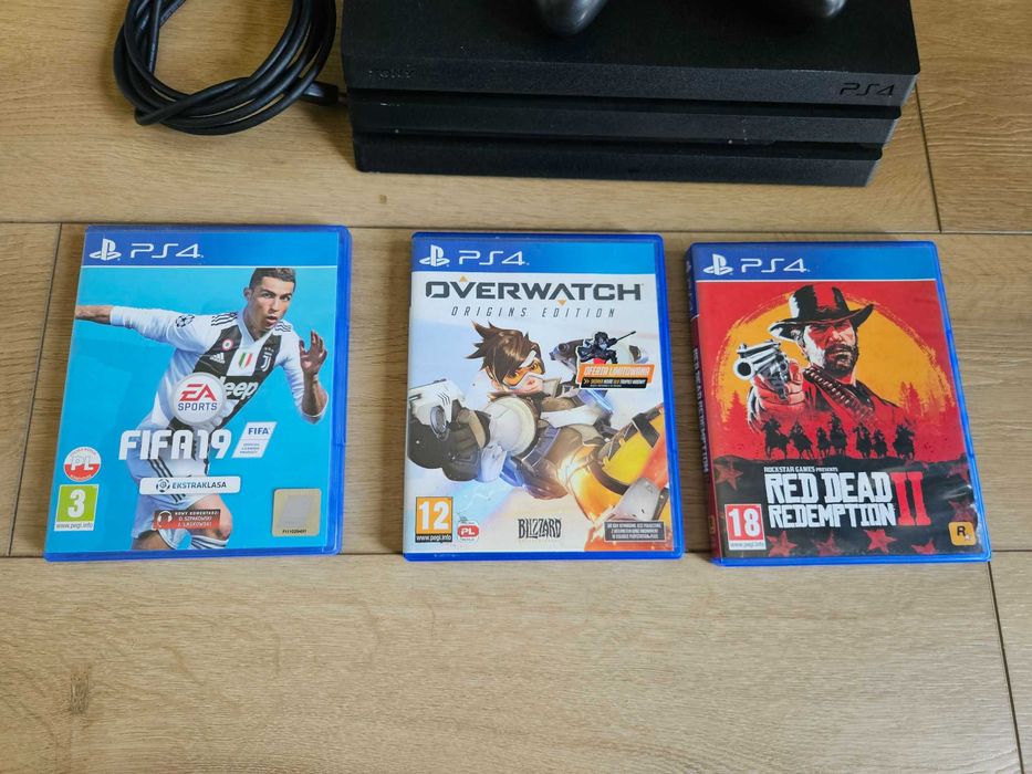 PlayStation 4 Pro (Graded Product) + 2 Pad + 3 Gry – Świetny Zestaw!