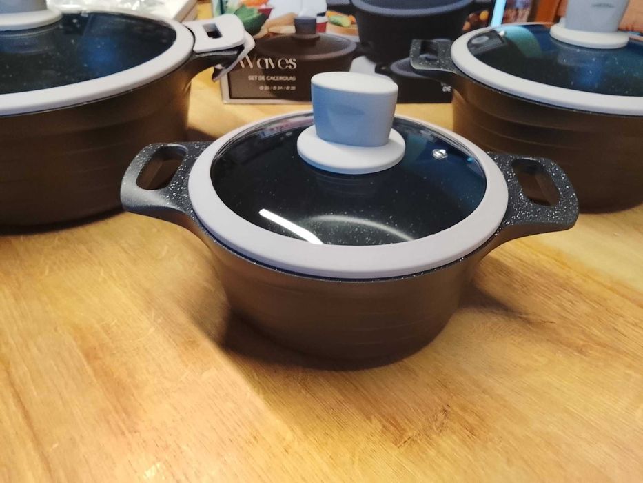 á venda:  conjunto de 3 panelas em cerâmica antiaderente da marca HORIZON.