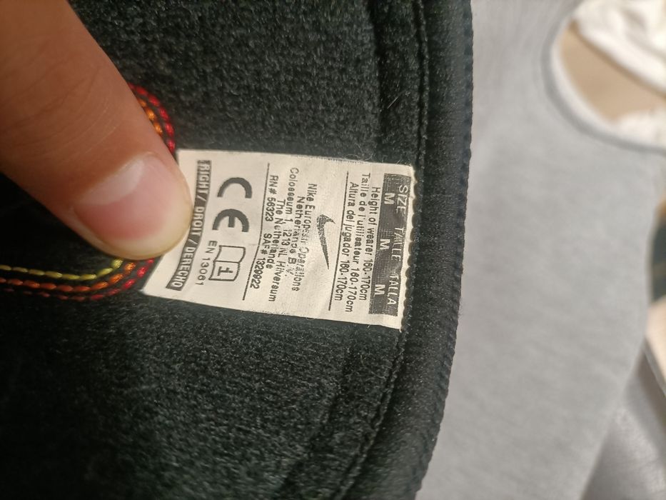 Vendo caneleiras usadas pelo Ronaldinho gaúcho