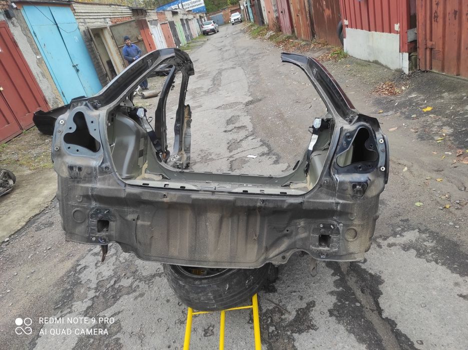 Кузов стойка Toyota Avensis T25 Авенсіс т25іс т25 Авенс