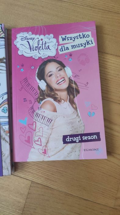 Violetta dwie ksiazki