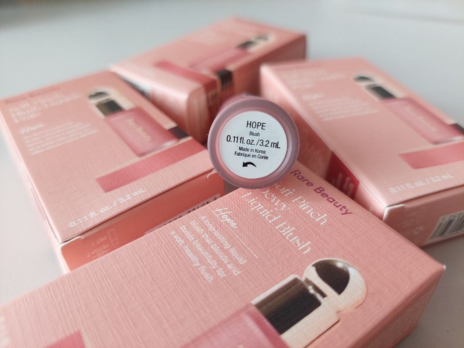 Рідкі рум`яна Rare Beauty soft pinch liquid blush Hope
