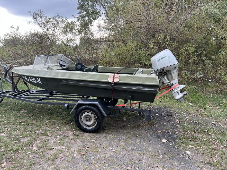 Продам човен Немон з мотором Honda 25