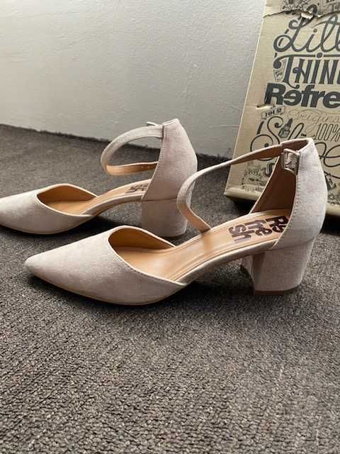 Czółenka  na słupku rozmiar 41 - nowe !