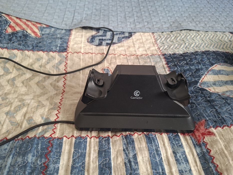 Sony PlayStation 4 Pro 1TB Glacier White белая модель (CUH-7116B) + 2 геймпада + Зарядка