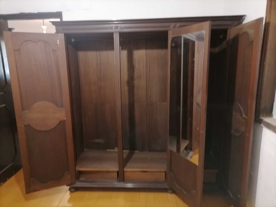 Vendo roupeiro 3 portas