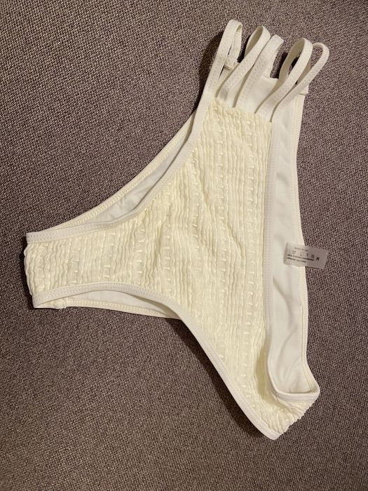 Bikini branco creme novo