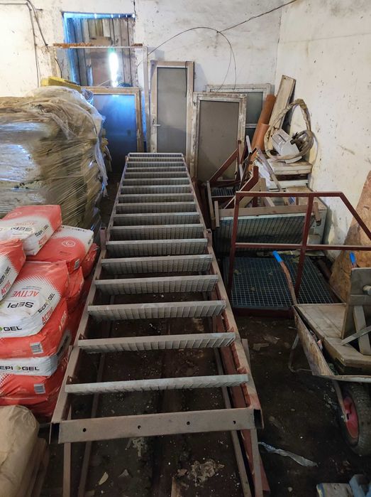 Schody metalowe , barierki , 520cm , Podest