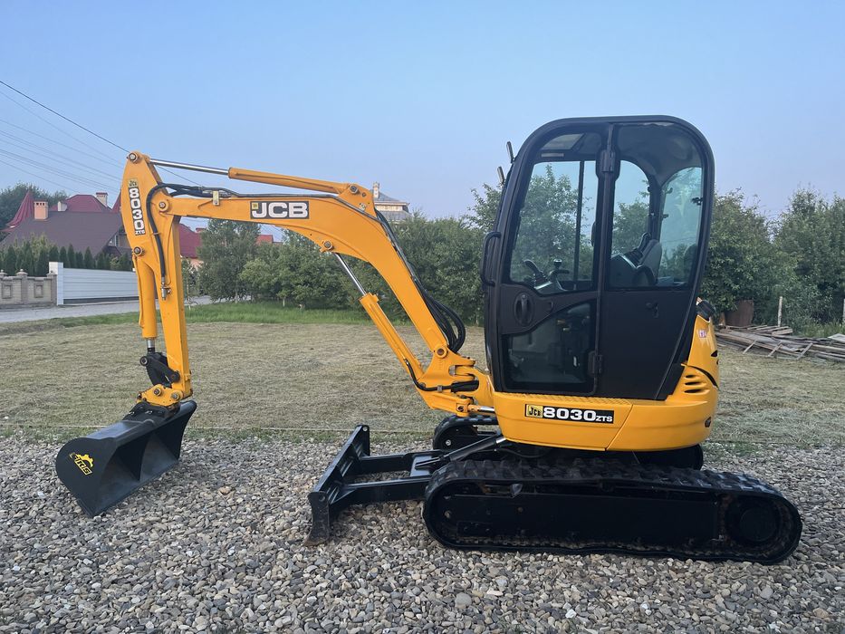Продам міні екскаватор JCB 8030, в ідеальному стані, свіжо пригнаний.