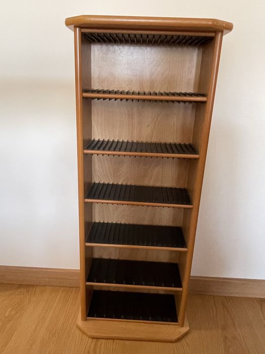 Movel para arrumação de CDs