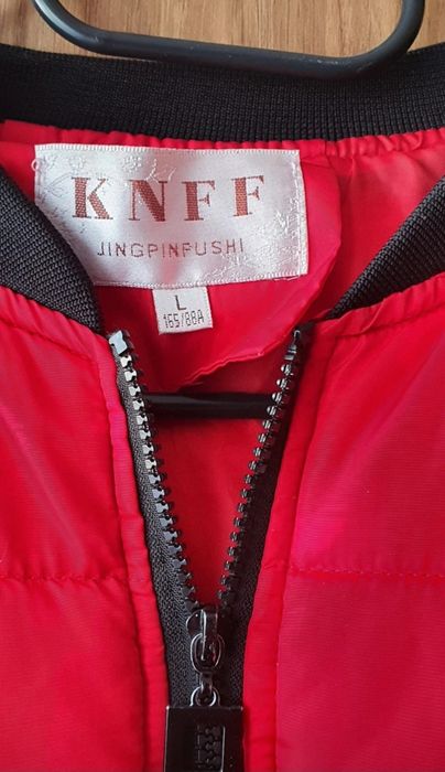 Czerwona pikowana kurtka bomberka marki Jingpin Fushi