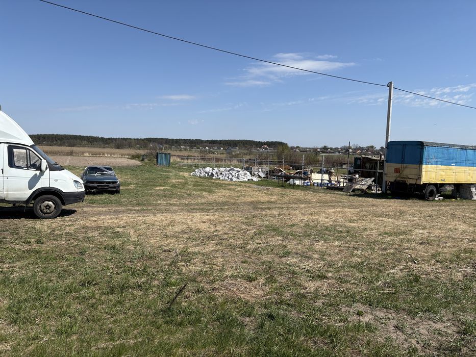 Продам участок під забудову 10 соток з світлом
