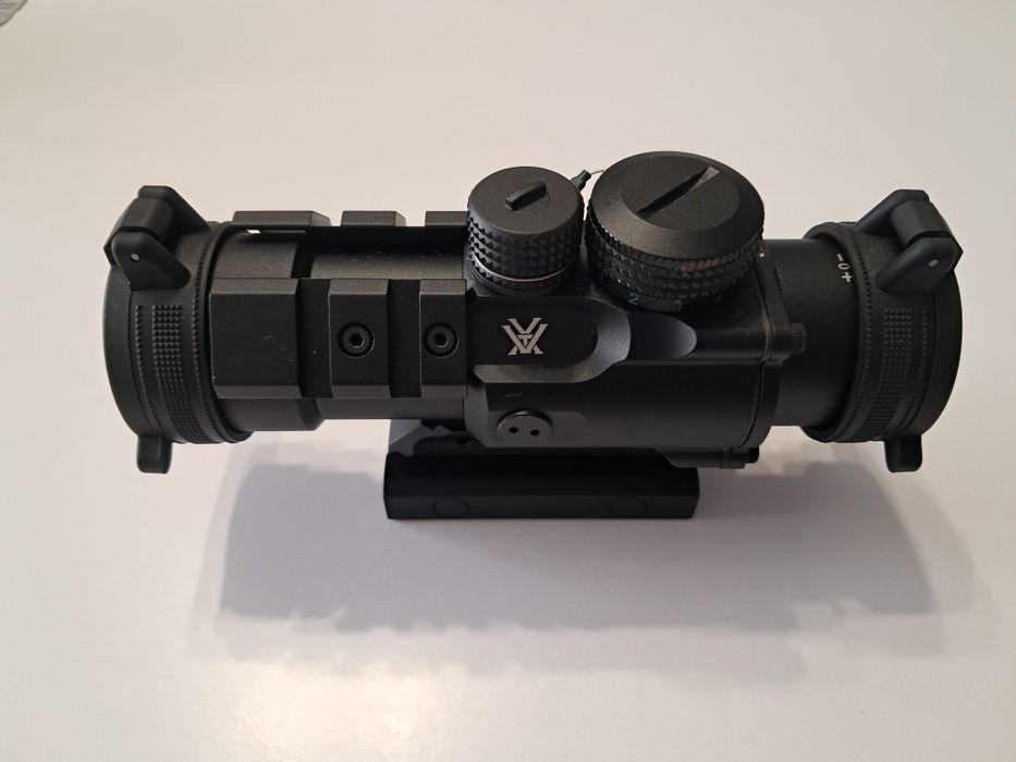 Приціл призматичний