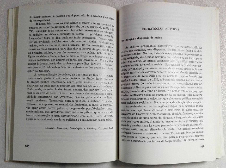 Livro Textos de Introdução á Politica - 2 - 1º ano CC