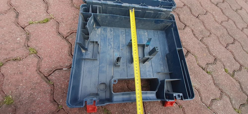 Skrzynka na wyrzynarkę bosch