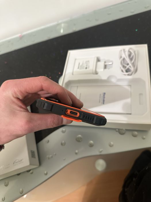 Телефон під ремонт потрібно поремонтувати гніздо