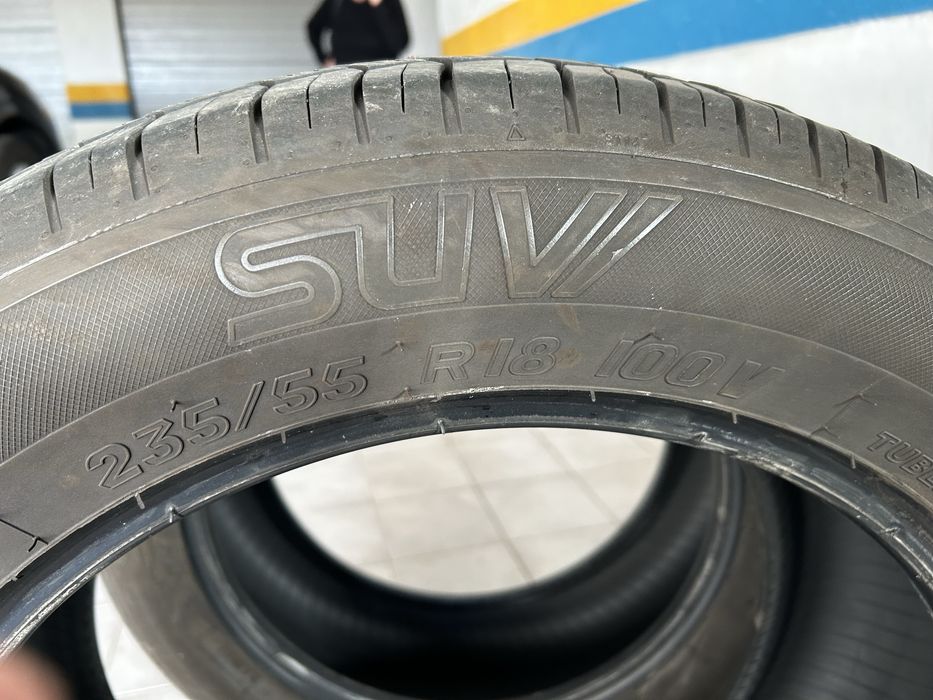2 pneus “Kormoran” 235/55 R18 100V, como novos.