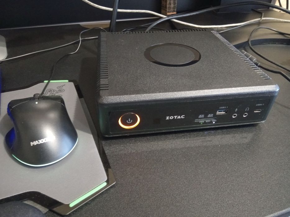 ZOTAC ZBOX MAGNUS EN1070 WIN10 みじかい HOME