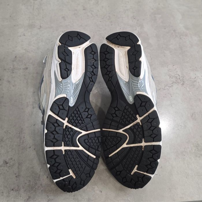 Кросівки New Balance 2002R