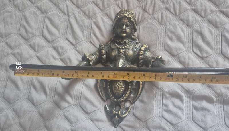 stylizowany uchwyt na ręcznik metal kobieta