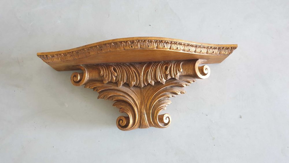 Prateleira de Parede Barroca do Século XVIII em Madeira Maciça Dourada