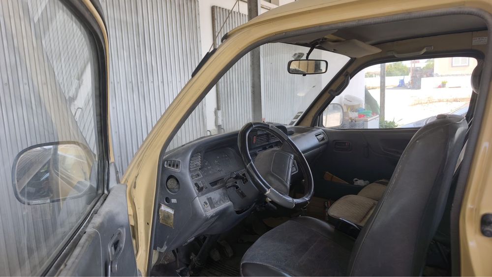 Carrinha toyota Hiace lh102 - 6 lugares Mista