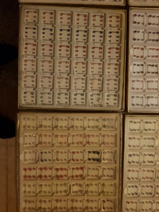 BRINCOS novos em caixa REVENDA