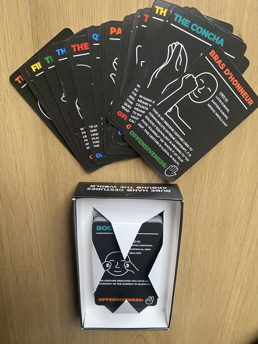 Cartas rude hand gestures cards