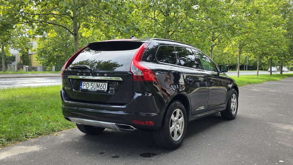 Volvo XC60 2015 rok Piękna Czerń